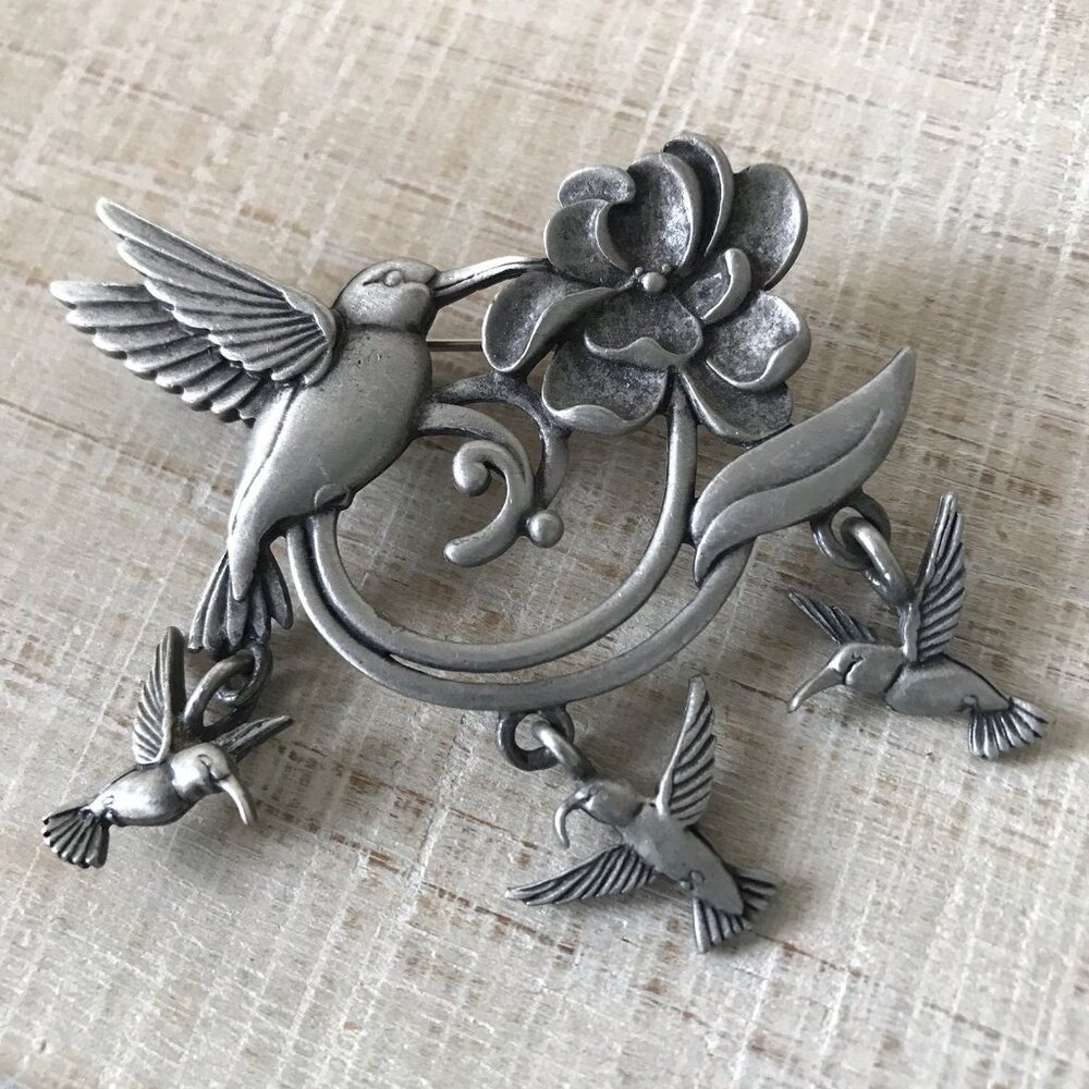 Spoontiques Hummingbird Pin Pewter Humming Birds Brooch Dangling Flower Mom VTG